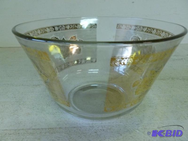 lot 48 image: Large decorative glass chip bowl that measure...