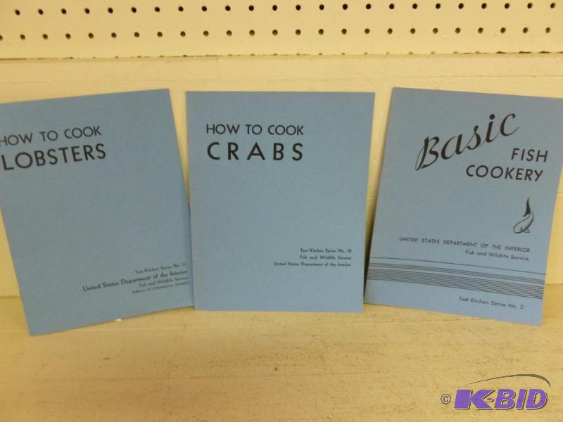 lot 60 image: Lot of three vintage 1961 United States Depar...