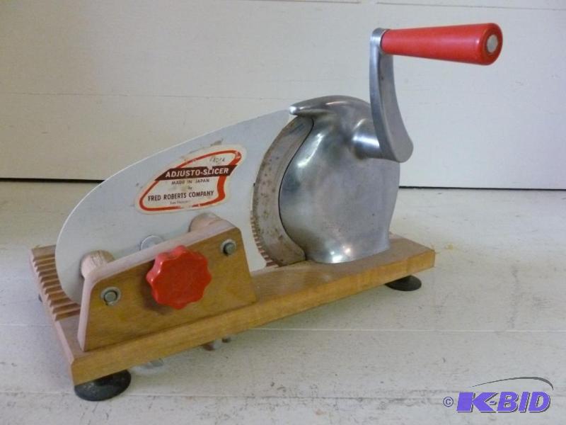 lot 92 image: Vintage Fred Roberts Co. Adjusto-Slicer hand ...