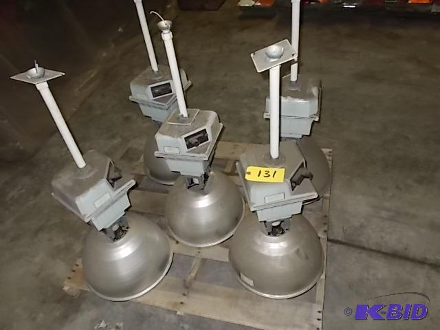 lot 131 image: (5) G.E. GHBBV6 400 Watt High Bay Lights, Sui...