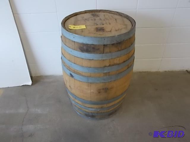 lot 206 image: 35" Oak Barrel...