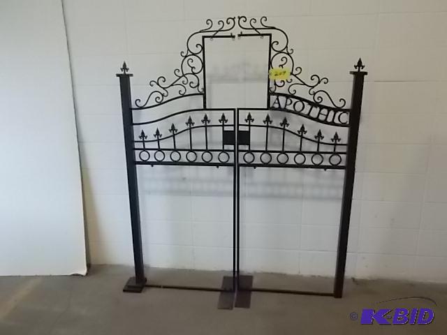 lot 209 image: Apothic Metal Gate Display, 6 x 57"...