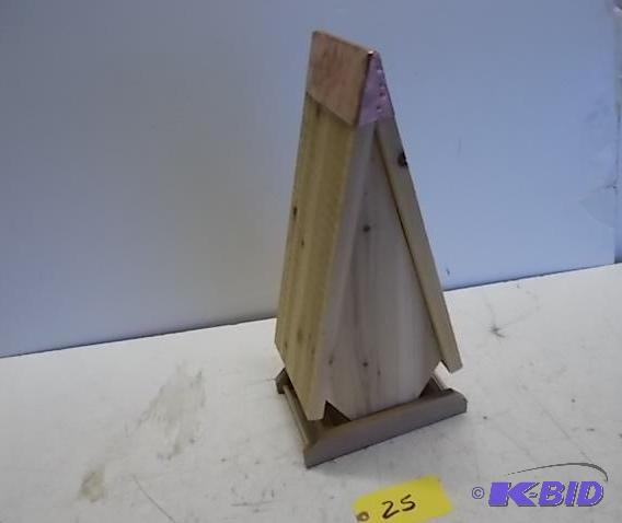 lot 25 image: CedarCopper Bird Feeder, New...