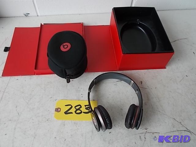 lot 283 image: Monster Beats Headphones, No Cord...
