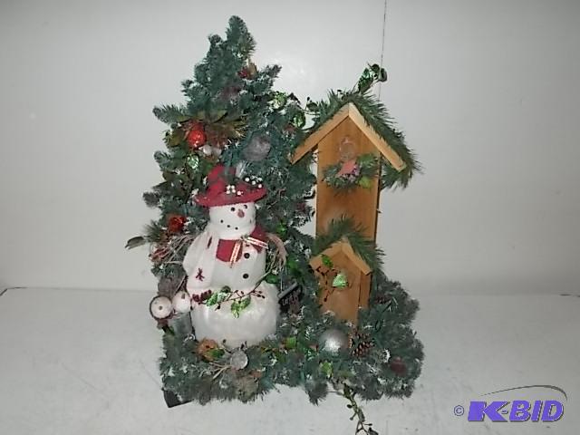lot 390 image: Christmas Scene...