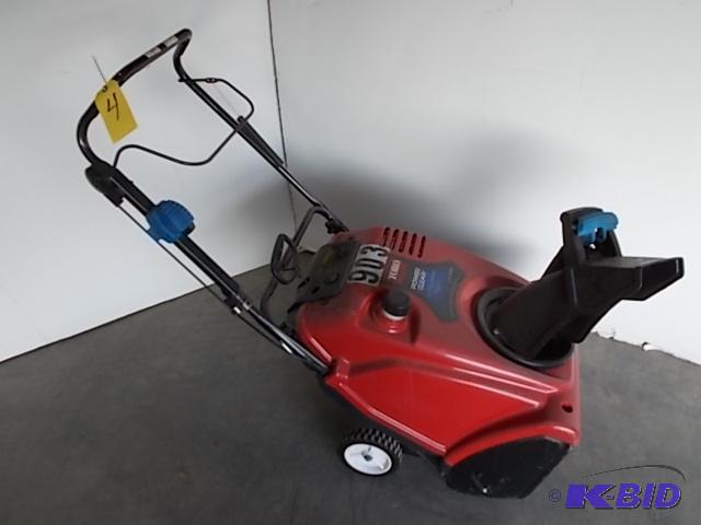 lot 4 image: Toro 21" Snow Blower, 5.5 hp, Runs, Need...