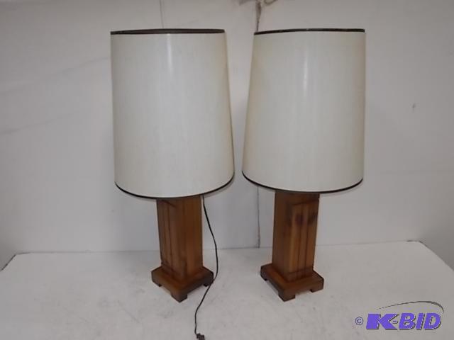 lot 487 image: (2) Lamps...