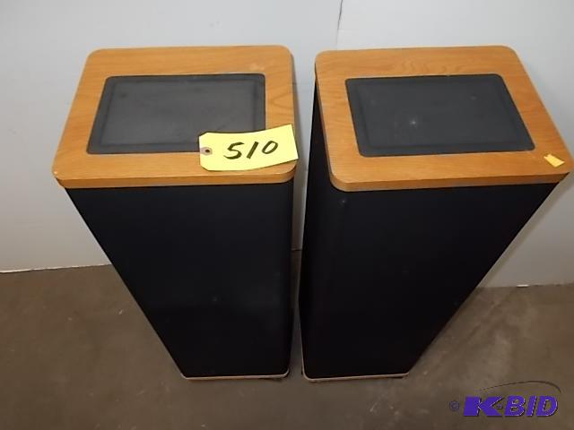 lot 510 image: (2) Vandersteen Model 1 Speakers...