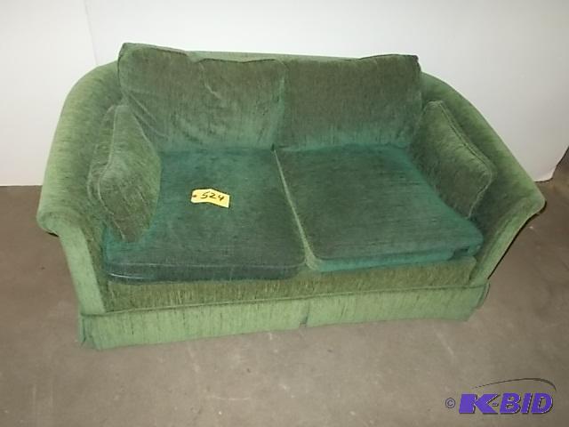 lot 524 image: Loveseat...