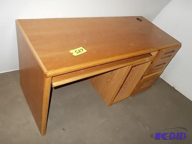 lot 529 image: Computer Desk...
