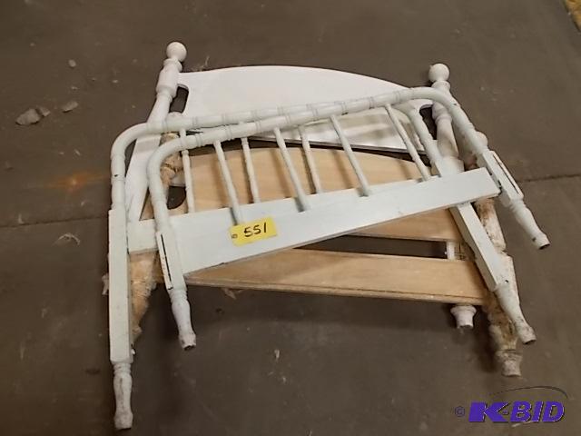 lot 551 image: (2) Headboards & (2) Footboards...