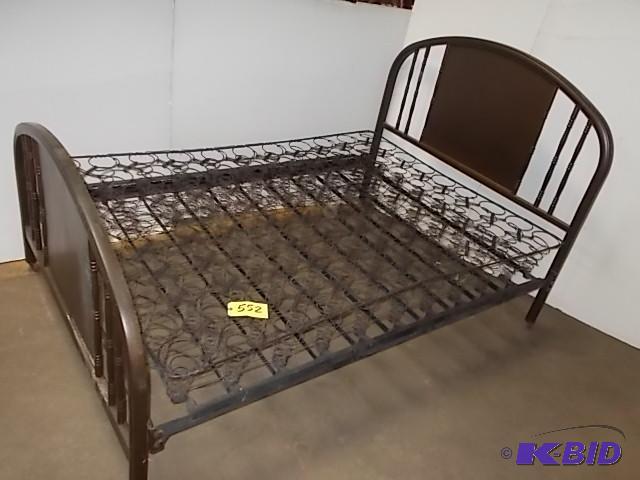 lot 552 image: Vintage Double Bed Frame & Spring...