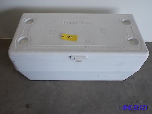 lot 71 image: Rubbermaid Cooler...