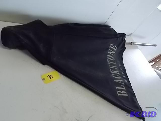 lot 89 image: Patio Umbrells, 7 12  High , No Base...