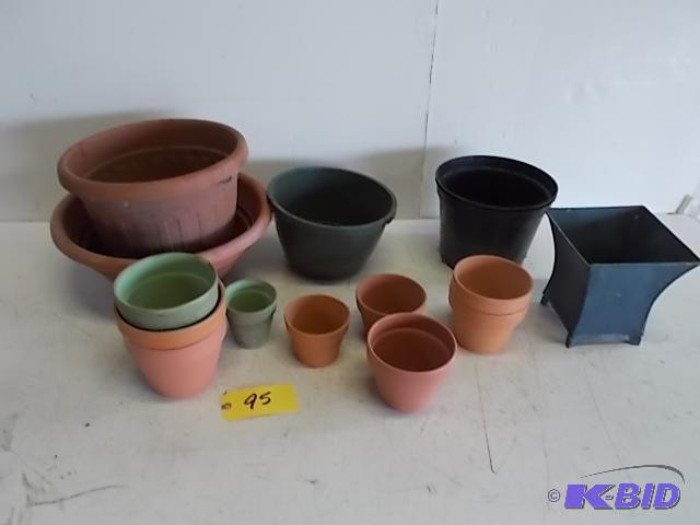 lot 95 image: Asstd Pots...