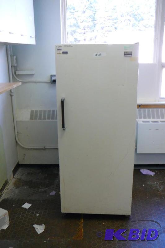 lot 112 image: Whirlpool refrigerator  freezer doesnt ...