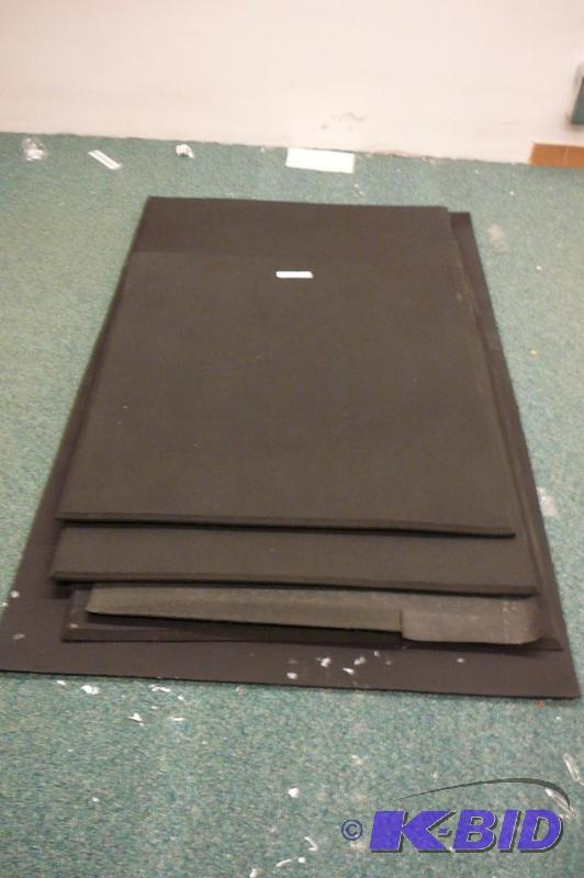 lot 114 image: Lot of 5 different size fatigue mats...