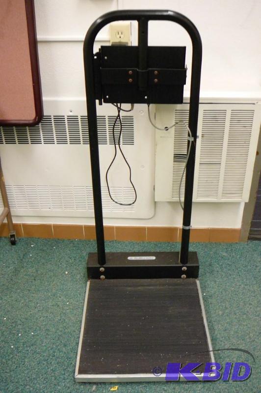lot 130 image: Health o meter scale ...