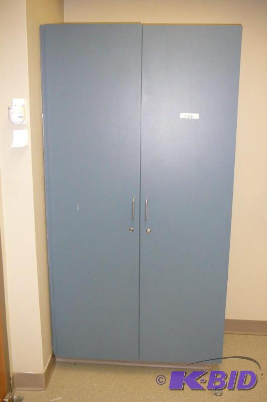 lot 146 image: Wooden 2 door cabiunet&nbspwith she,ves ...