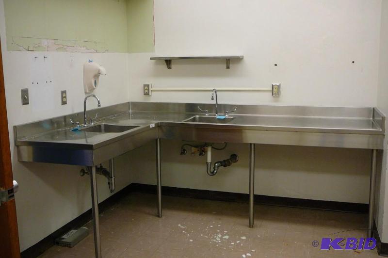 lot 152 image: Stainless steel corner sink with 2 built in s...