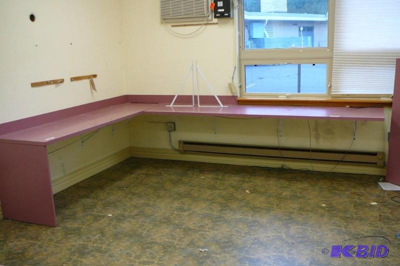 lot 170 image: Formica&nbspcounter tops with heavy duty bra...
