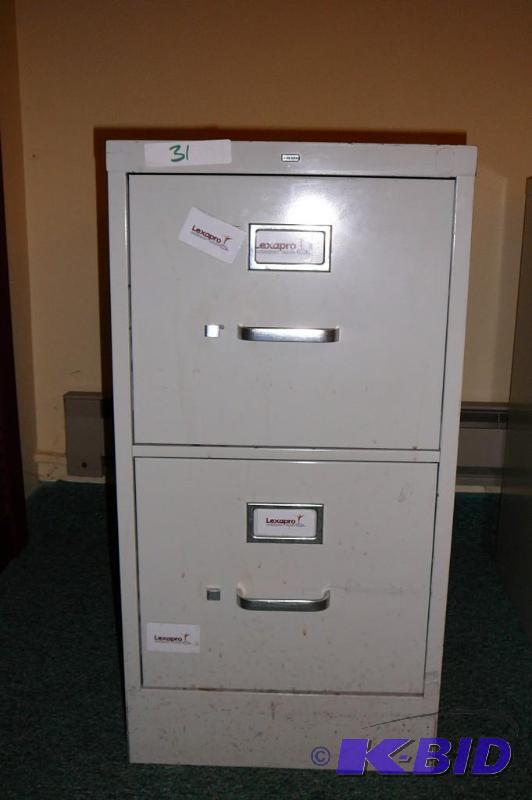 lot 31 image: Hon 2 drawer filing cabinet ...
