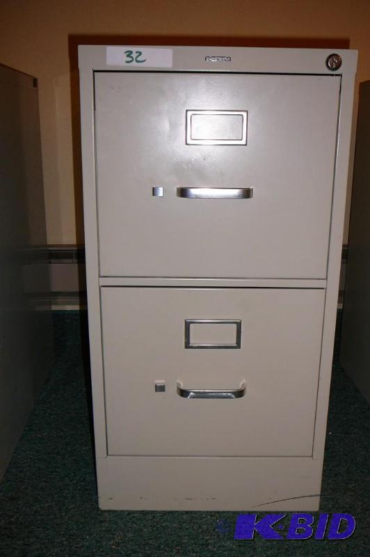 lot 32 image: Hon 2 drawer filing cabinet ...