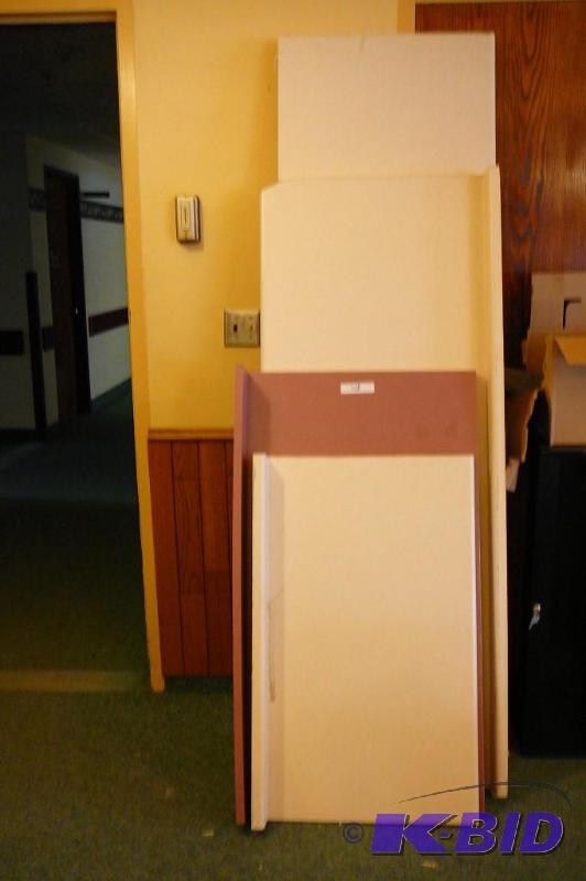 lot 48 image: 4 &nbspmisc. counter top ...