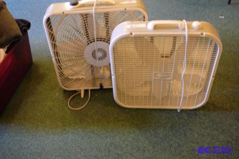 lot 61 image: 2 box fans  ...