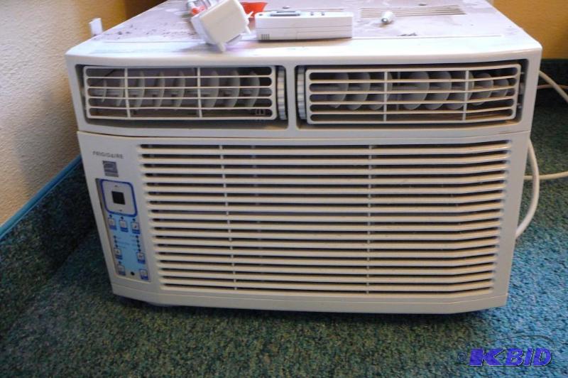lot 70 image: Frigidaire window air conditioner  1 PH ...