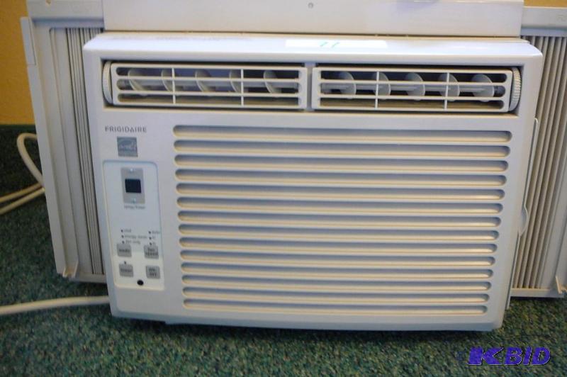 lot 71 image: Frigidaire window air conditioner  1 PH , 115...