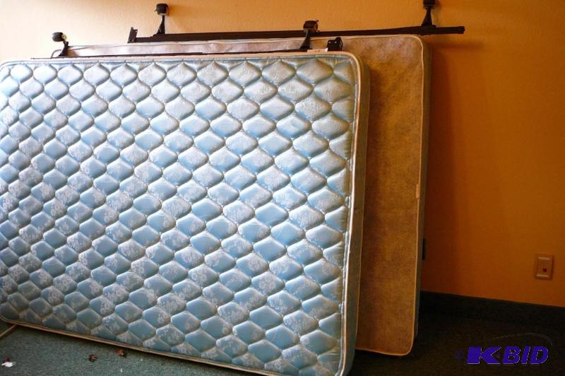 lot 78 image: Spinal practic&nbspfull size bed  Mattr...