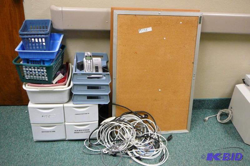 lot 178 image: Lot of misc&nbspitems storage bins, baskets,...