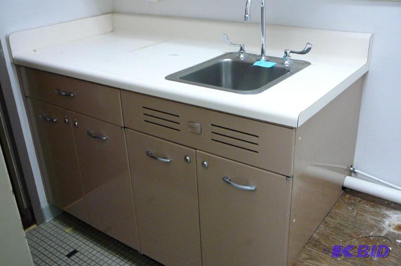 lot 180 image: Base cabinet with sink 56&quotL x 25-38&quo...