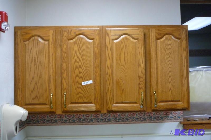 lot 197 image: Oak upper cabinet with shelves and keys 60&qu...