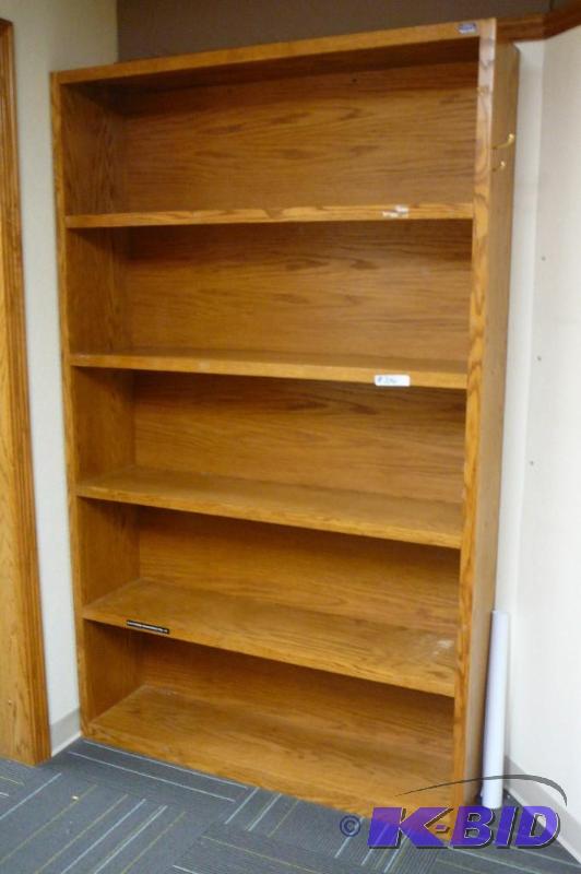 lot 206 image: Oak book shelf &nbspwith 4 shelves 98&quotW...
