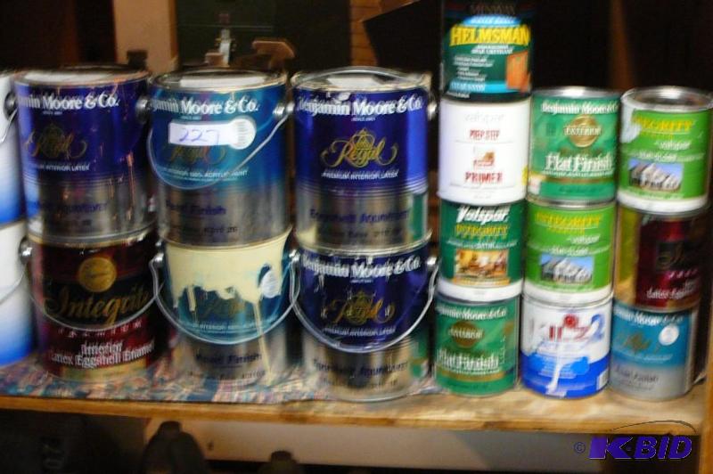 lot 227 image: Lot of paint, primer, Kilz, stain ect....