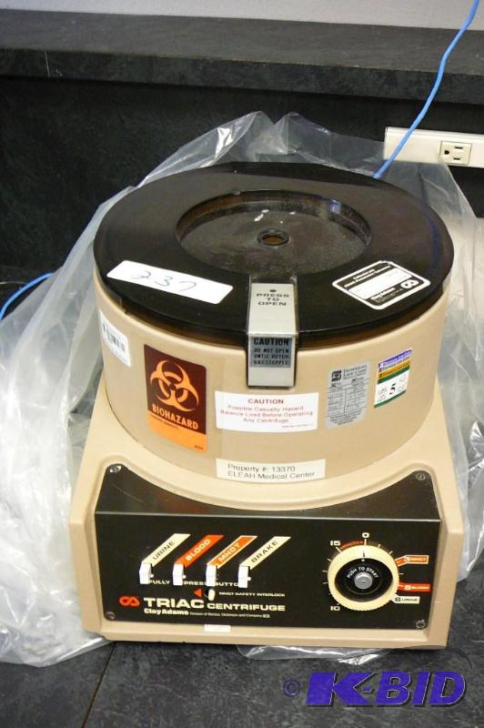 lot 237 image: Clay Adams traic centrifuge Works...