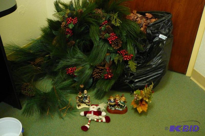 lot 263 image: Fall and Christmas decorations ...