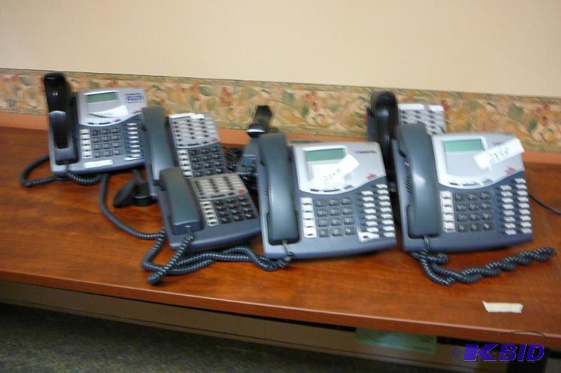 lot 286 image: Lot of Intertel&nbspphones...