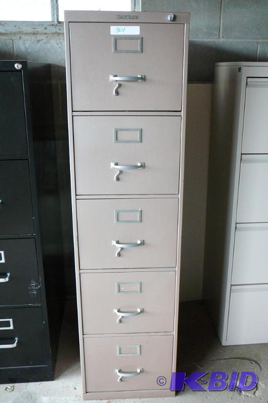 lot 301 image: Hon 4 drawer metal filing cabinet...