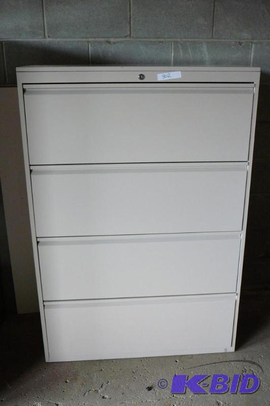 lot 302 image: Large&nbsp4 drawer metal filing cabinet...