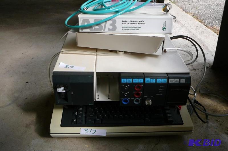 lot 317 image: Smith- corner typewriter and technical life c...
