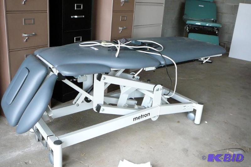 lot 319 image: Metron&nbspmessage bed electric with foot co...