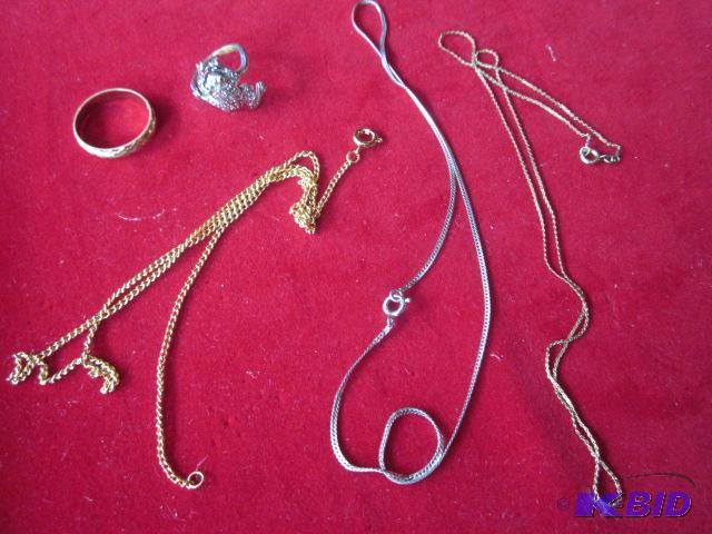 lot 10 image: Lot with (3) 14K gold filled necklaces, (1) 1...