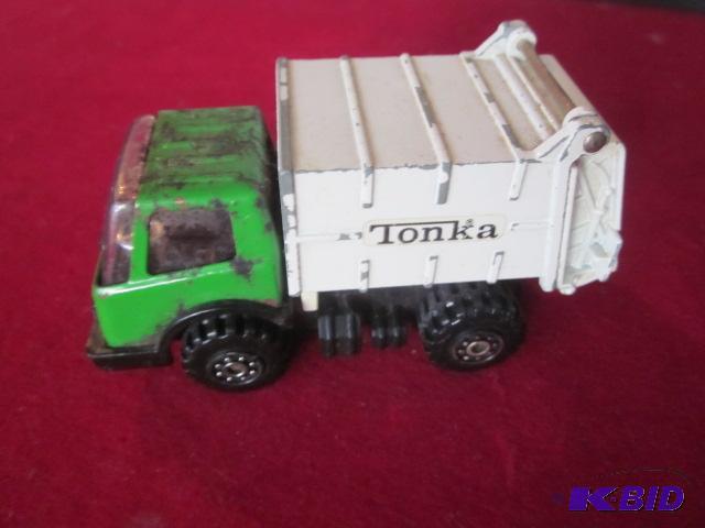 lot 106 image: Vintage small metal Tonka Truck. ...