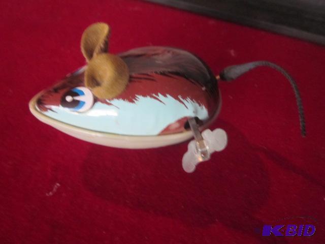 lot 114 image: Metal and plastic wind up toy mouse. ...