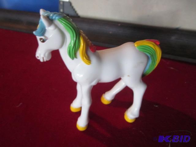 lot 117 image: Vintage Rainbow Brite Starlite plastic horse....
