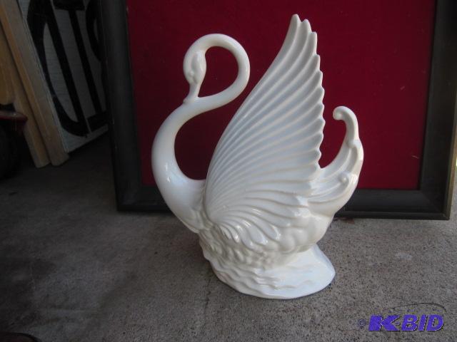 lot 130 image: 13 inch Maddux white swan 1950s TV lamp, in ...
