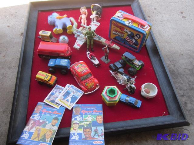 lot 145 image: Lot of miscellaneous toys, most are vintage, ...